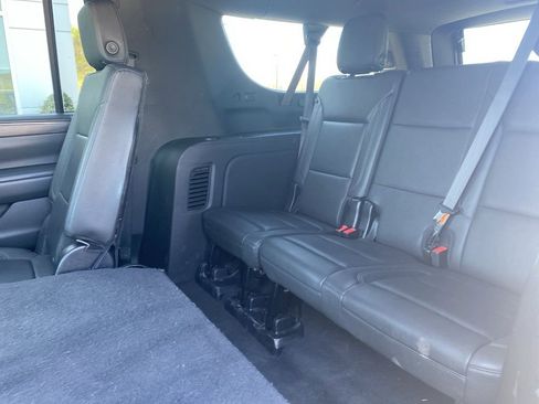 Used 2024 Chevrolet Suburban LT AWD/4WD image 8