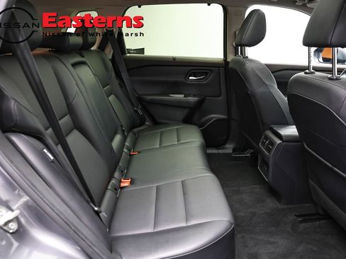 Used 2023 Nissan Rogue SV w/ SV Premium B Package AWD/4WD image 23