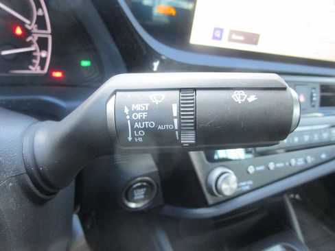 Used 2023 Lexus ES 350 w/ Premium Package image 31