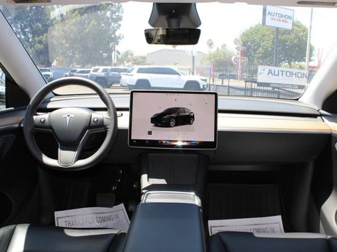 Used 2024 Tesla Model Y Long Range AWD/4WD image 20