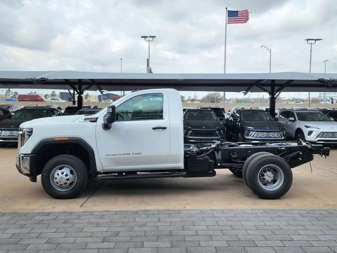 New 2026 GMC Sierra 3500 Pro w/ Convenience Package image 6