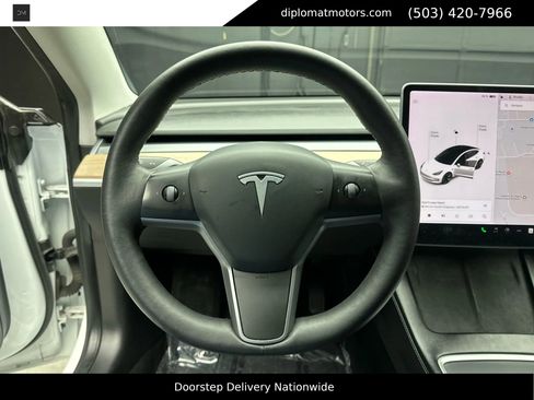 Used 2021 Tesla Model 3 Standard Range Plus image 27