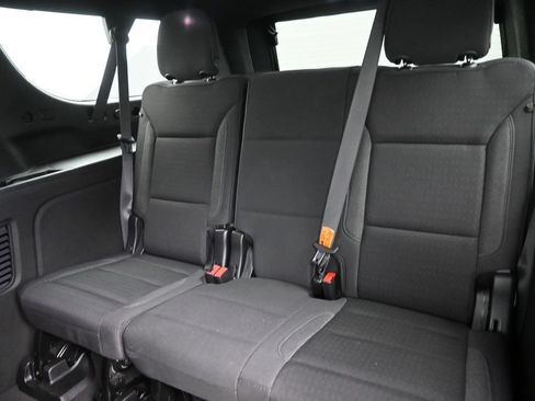 Used 2024 Chevrolet Suburban LS RWD image 15
