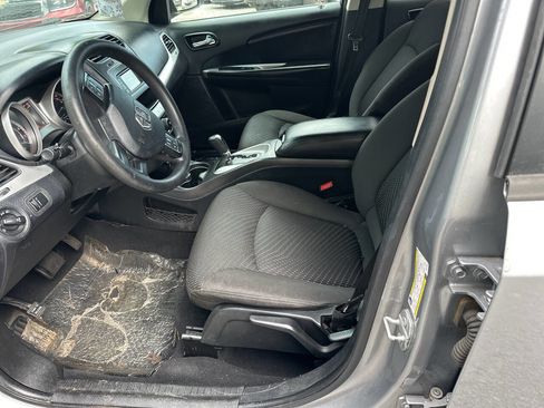 Used 2018 Dodge Journey SXT image 11