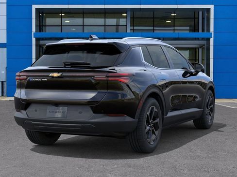 New 2026 Chevrolet Equinox EV LT image 4