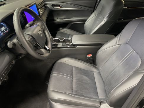 Used 2025 Toyota Camry XSE w/ Premium Package image 16