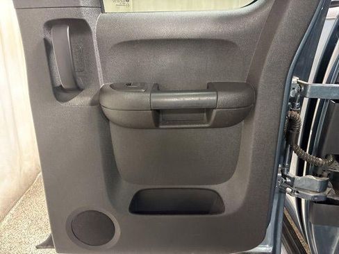 Used 2011 GMC Sierra 2500 SLE w/ Convenience Package image 16