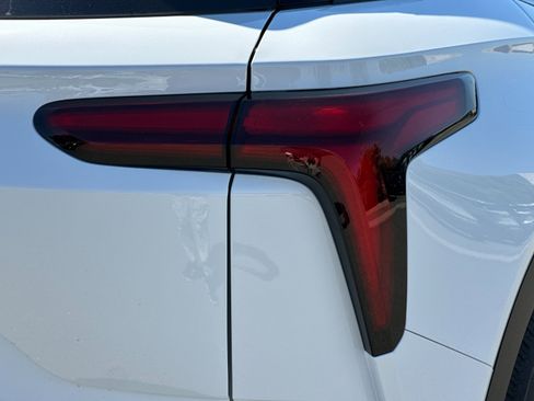 New 2025 Chevrolet Blazer EV LT image 31