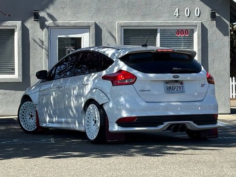 Used 2018 Ford Focus ST image 7