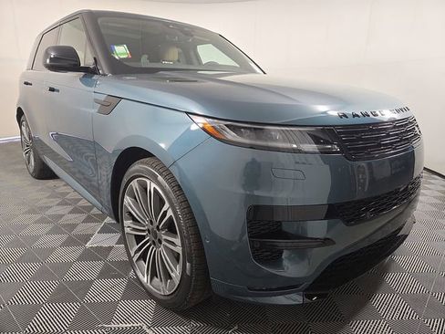 New 2026 Land Rover Range Rover Sport Dynamic SE AWD/4WD image 4