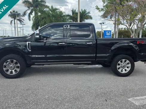 Used 2019 Ford F250 Platinum w/ Platinum Ultimate Package image 3