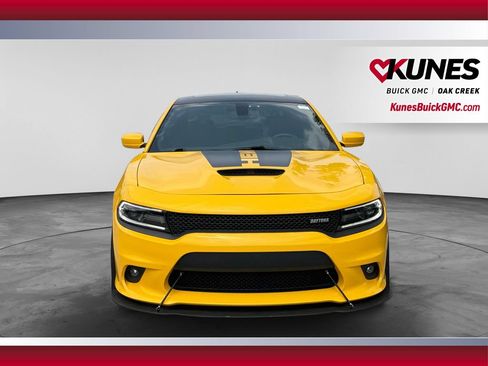 Used 2017 Dodge Charger R/T RWD image 3