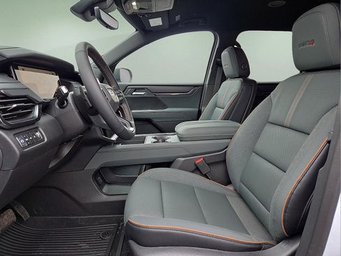 New 2026 GMC Acadia AT4 image 17