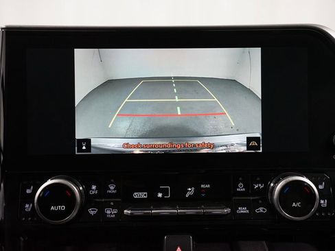 Used 2023 Toyota Highlander Limited image 19