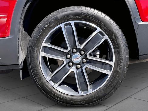 Certified 2023 GMC Acadia SLT w/ Technology Package image 10