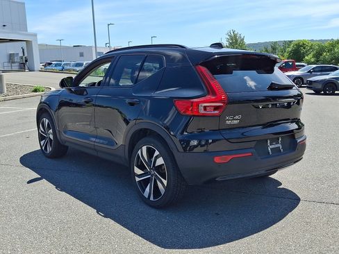 Certified 2024 Volvo XC40 B5 Plus w/ Protection Package Premier AWD/4WD image 5