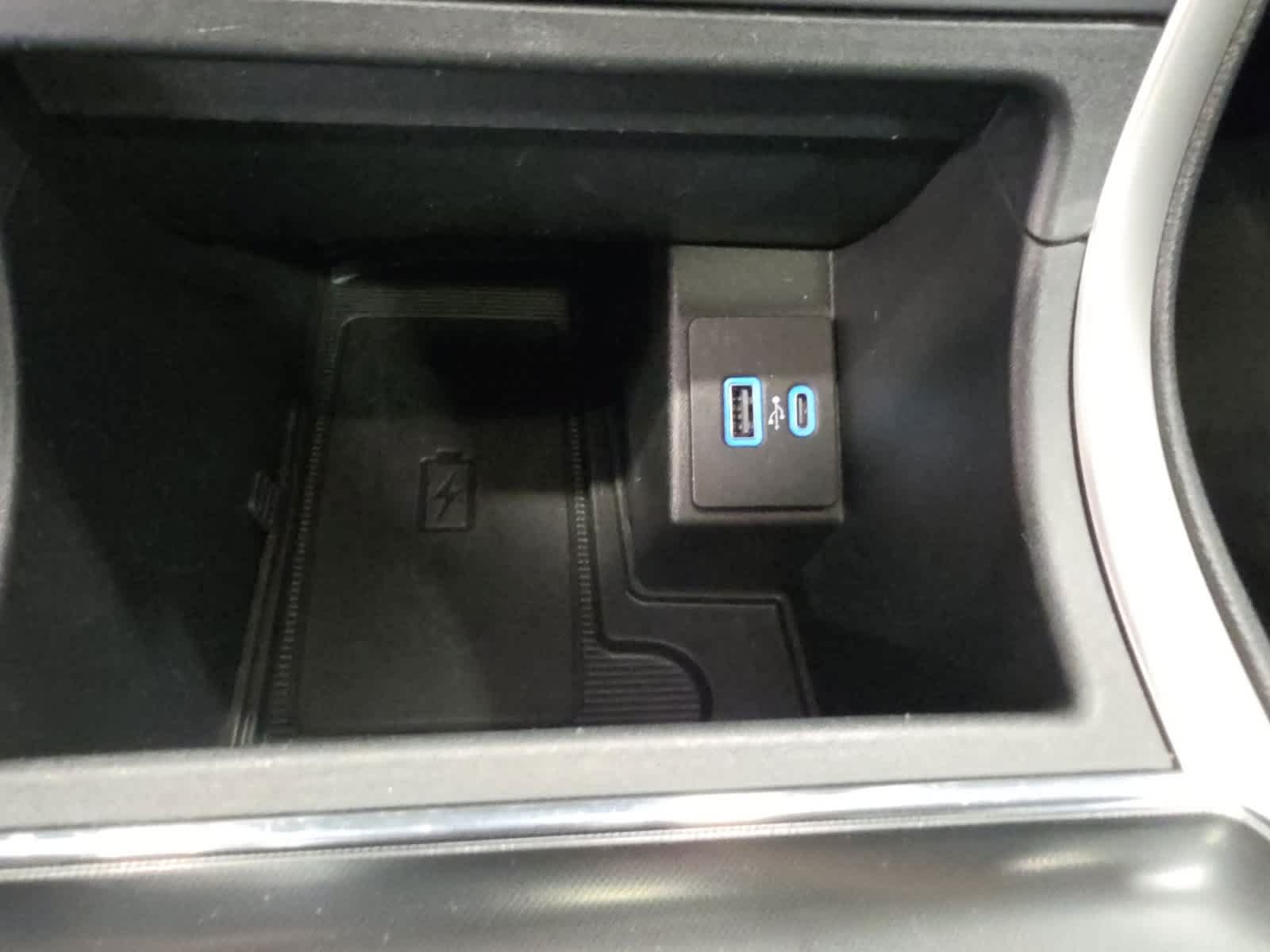 Used 2024 Ford Edge ST-Line AWD/4WD image 25