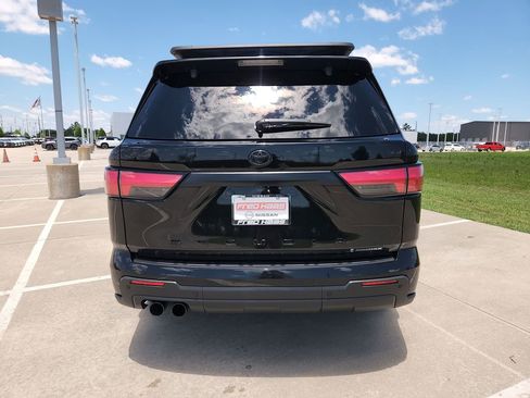 Used 2025 Toyota Sequoia TRD Pro AWD/4WD image 6