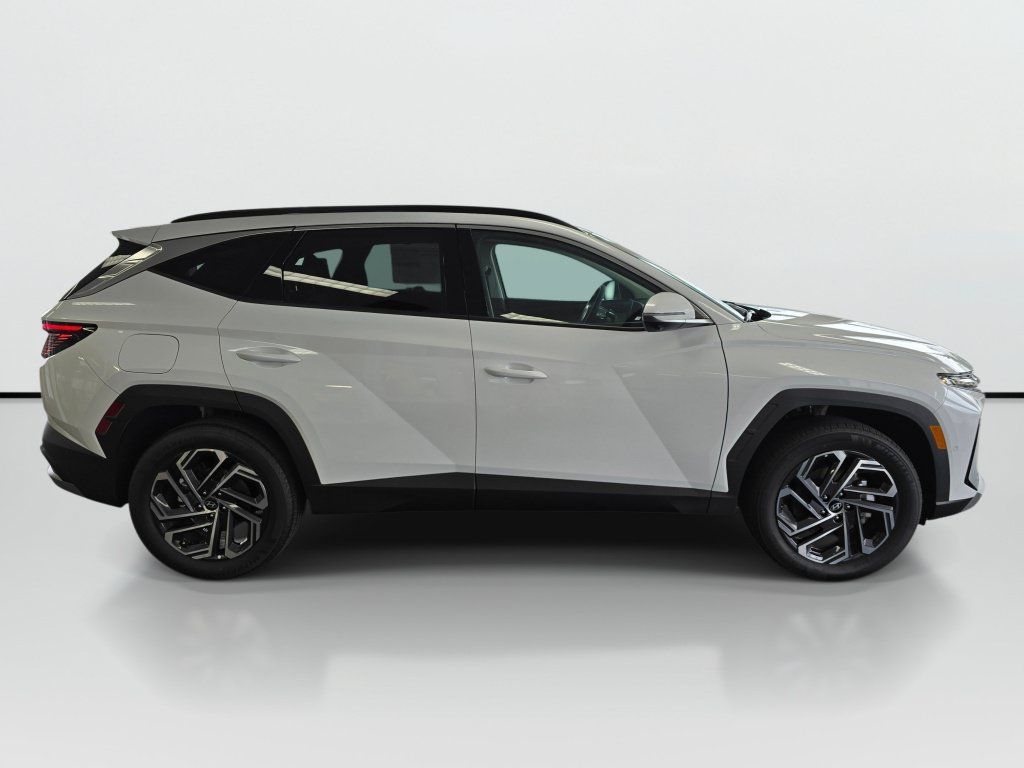 New 2026 Hyundai Tucson Limited AWD/4WD image 2