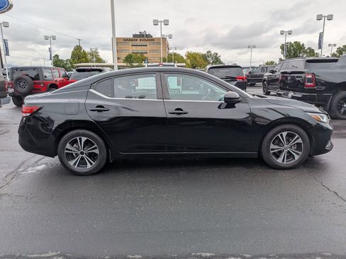 Used 2021 Nissan Sentra SV FWD image 2