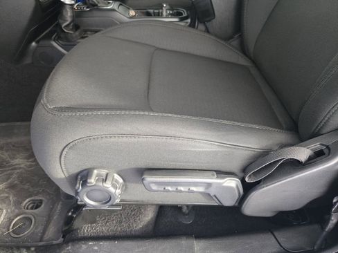 Used 2023 Jeep Wrangler Unlimited Sport image 26