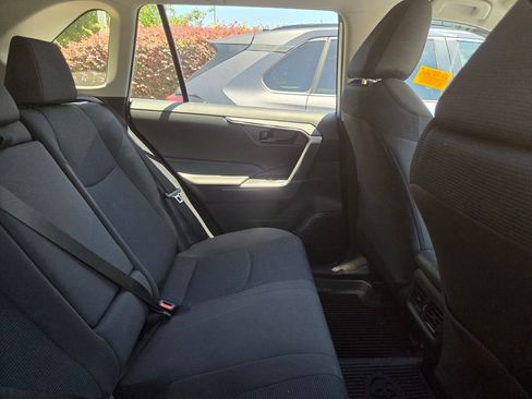 Used 2025 Toyota RAV4 LE AWD/4WD image 8