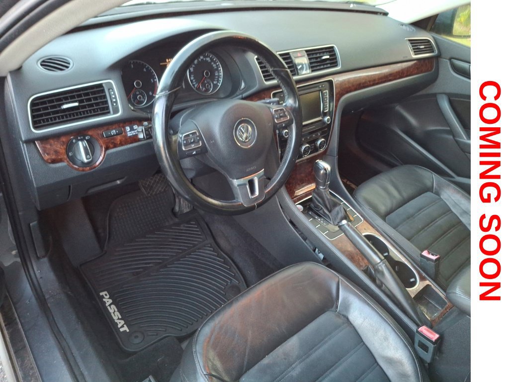 Used 2013 Volkswagen Passat TDI SEL Premium FWD image 13