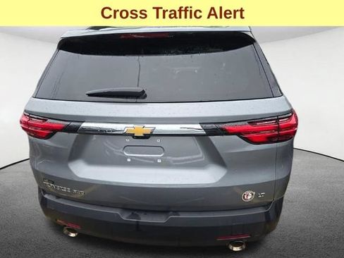 Used 2023 Chevrolet Traverse LT w/ Rear Camera Mirror Package AWD/4WD image 7