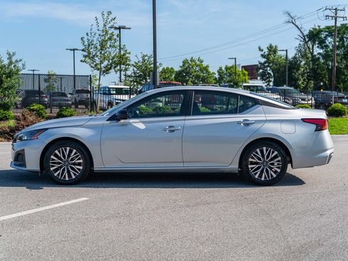 Used 2025 Nissan Altima 2.5 SV FWD image 4