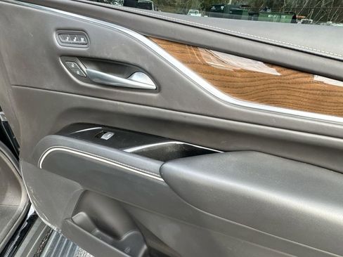 Used 2023 Cadillac Escalade ESV Premium Luxury Platinum image 33