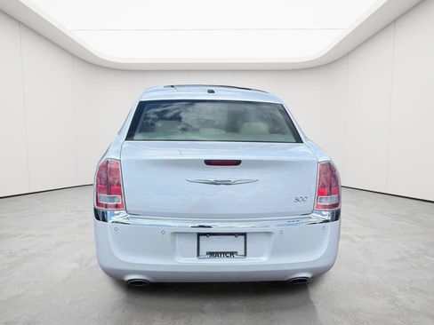 Used 2011 Chrysler 300 Limited RWD image 5