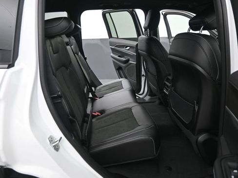 New 2026 Jeep Grand Cherokee Laredo image 15