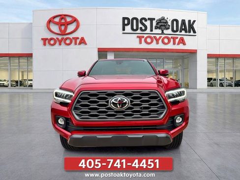Used 2022 Toyota Tacoma TRD Off-Road AWD/4WD image 2
