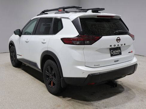 Used 2025 Nissan Rogue SV AWD/4WD image 6