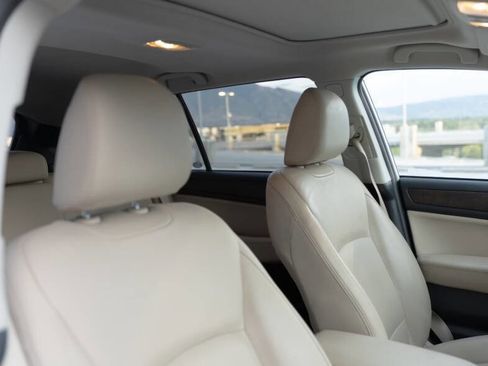 Used 2017 Subaru Outback 3.6R Limited image 8