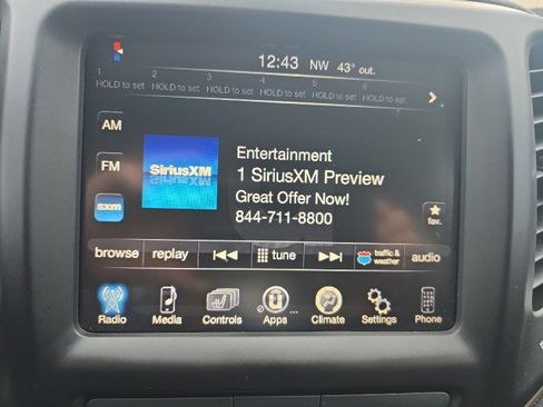 Used 2016 Jeep Cherokee Latitude w/ Cold Weather Group image 27