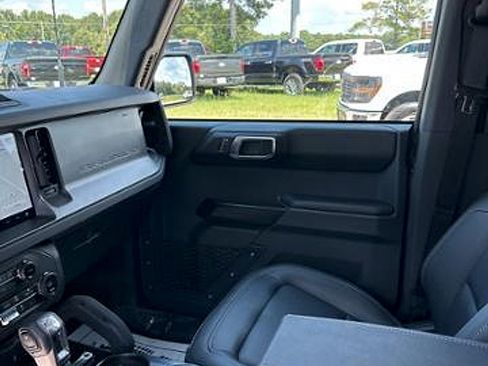 New 2025 Ford Bronco Badlands image 14