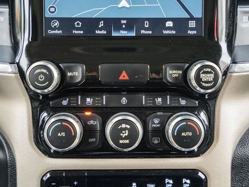Used 2022 RAM 1500 Laramie AWD/4WD image 32