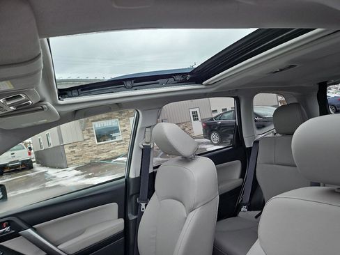 Used 2014 Subaru Forester 2.5i Limited image 12