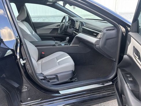 Used 2025 Toyota Camry SE image 17