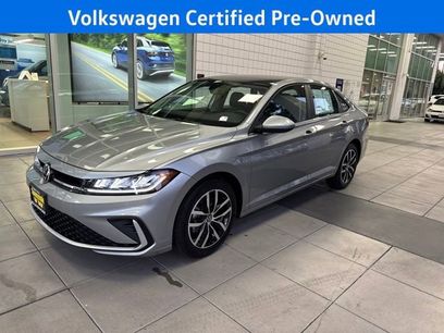 Certified 2025 Volkswagen Jetta SE w/ Sunroof Package