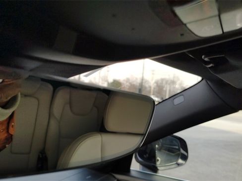 Certified 2025 Volvo XC90 B6 Plus image 26