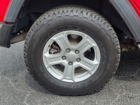 Used 2018 Jeep Wrangler Unlimited Sport S AWD/4WD image 9
