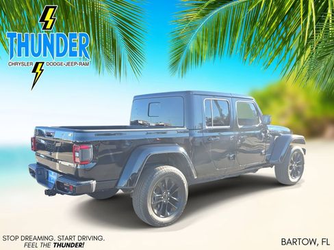 Used 2021 Jeep Gladiator Overland image 4