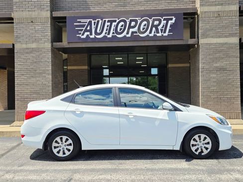 Used 2015 Hyundai Accent GLS FWD image 4