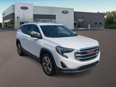 Used 2019 GMC Terrain SLT image 2
