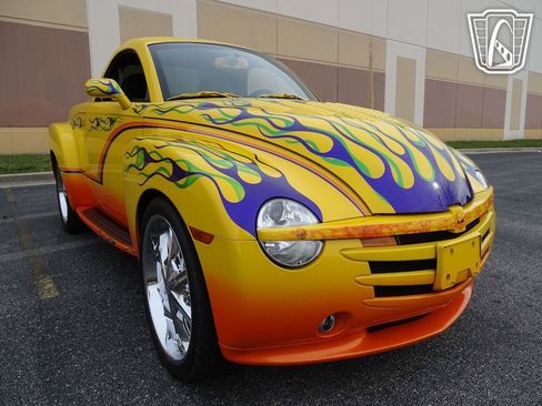 Used 2004 Chevrolet SSR w/ Preferred Equipment Group image 22