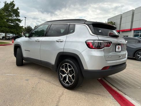 Used 2025 Jeep Compass Limited AWD/4WD image 7