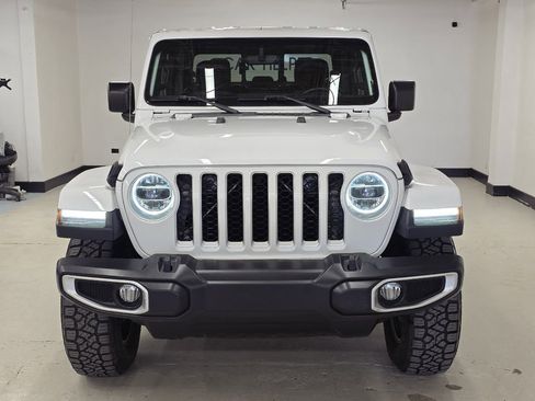 Used 2020 Jeep Gladiator Overland image 2