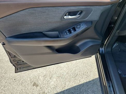 Used 2023 Nissan Rogue SV image 20